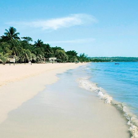 Ayurveda Resort Негрил Екстер'єр фото